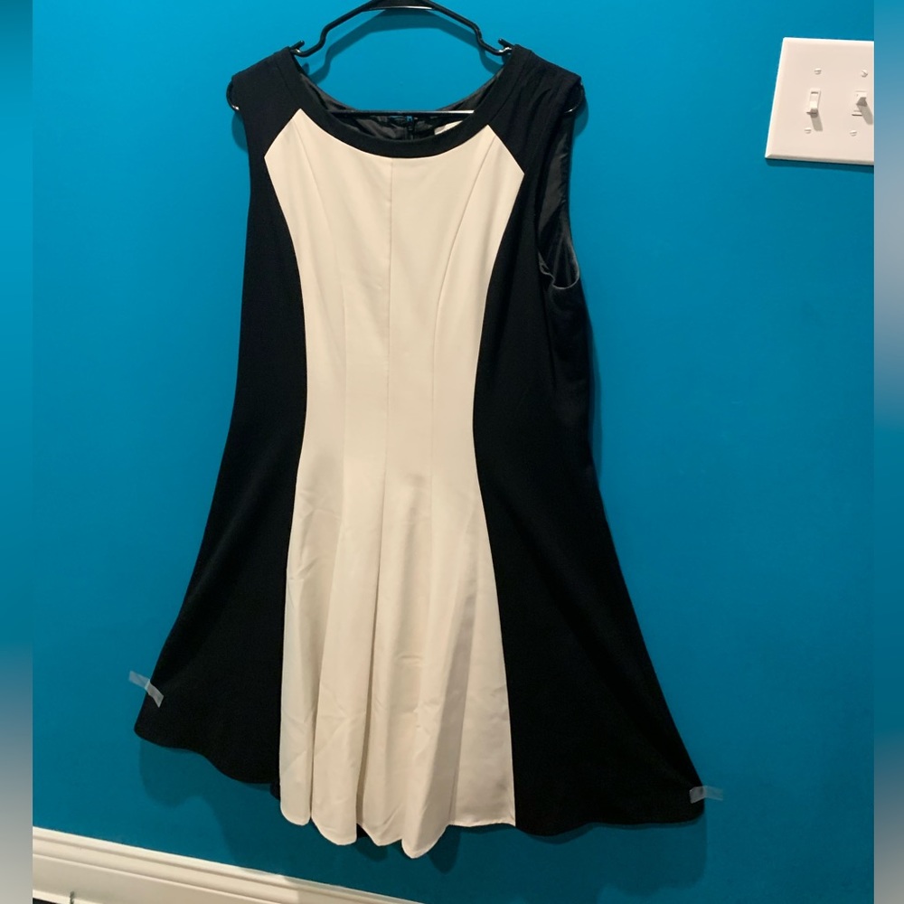 Womens (14) Black and White Dress